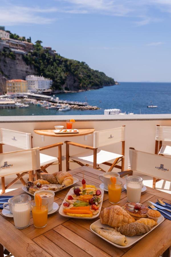 Aparthotel Relais Del Mare Sorrento Esterno foto
