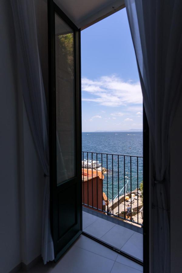 Aparthotel Relais Del Mare Sorrento Esterno foto